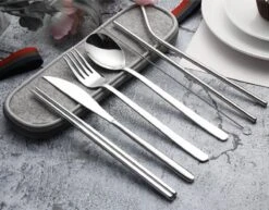 House Of Husk Reisbestek - Reis Bestekset - Chopsticks - Metalen Rietjes Met Borstel - Lepel - Vaatwasserbestendig - RVS - 7 Delig - Zilver -Campingaz winkel 1200x940 1