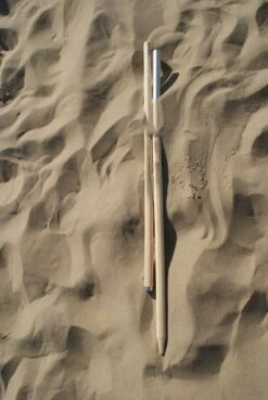 Sunline TOPPER!! Strand Windscherm Kobalt Blauw - Wit - 5 Meter Sterk Dralon Met 2 Delige Stokken 180 Cm -Doekhoogte 140 Cm -Campingaz winkel 804x1200