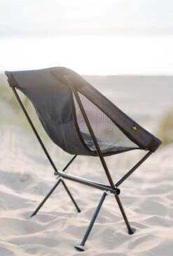NOMAD® Campingstoel Compact | Ultra Lichtgewicht | Gemakkelijk Meenemen | Supersterk | Comfortabel | Snel Op Te Zetten -Campingaz winkel 810x1200